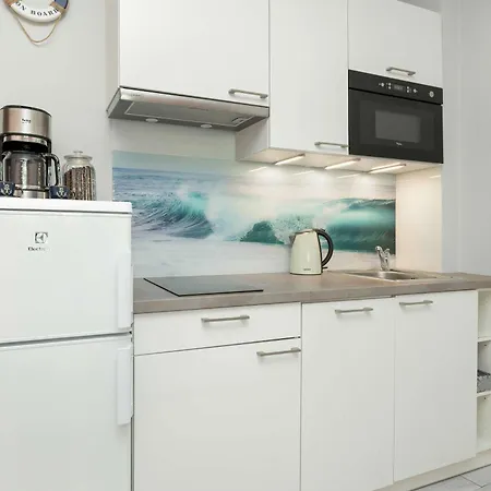 Komfortowy Z Tarasem Blisko Plazy Z Dodatkowymi Udogodnieniami W Pobierowie By Renters Pobierowo