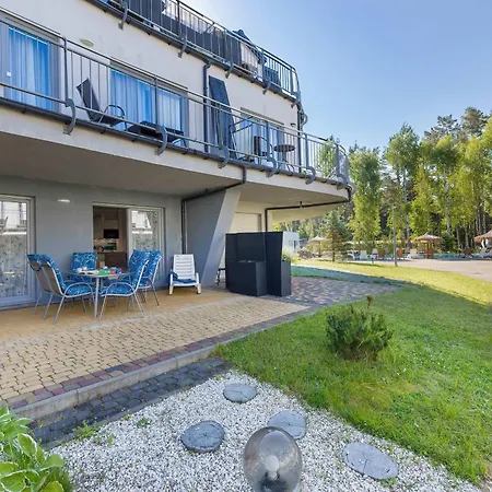 Komfortowy Z Tarasem Blisko Plazy Z Dodatkowymi Udogodnieniami W Pobierowie By Renters Apartment