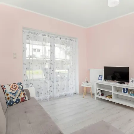Komfortowy Z Tarasem Blisko Plazy Z Dodatkowymi Udogodnieniami W Pobierowie By Renters Apartamento *