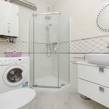 Komfortowy Z Tarasem Blisko Plazy Z Dodatkowymi Udogodnieniami W Pobierowie By Renters *