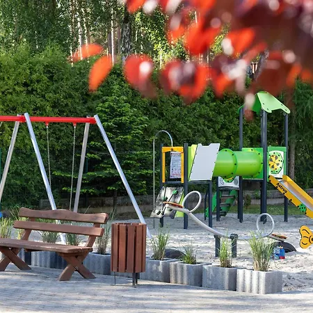 Komfortowy Z Tarasem Blisko Plazy Z Dodatkowymi Udogodnieniami W Pobierowie By Renters Pobierowo