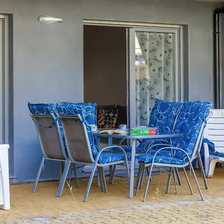 Komfortowy Z Tarasem Blisko Plazy Z Dodatkowymi Udogodnieniami W Pobierowie By Renters